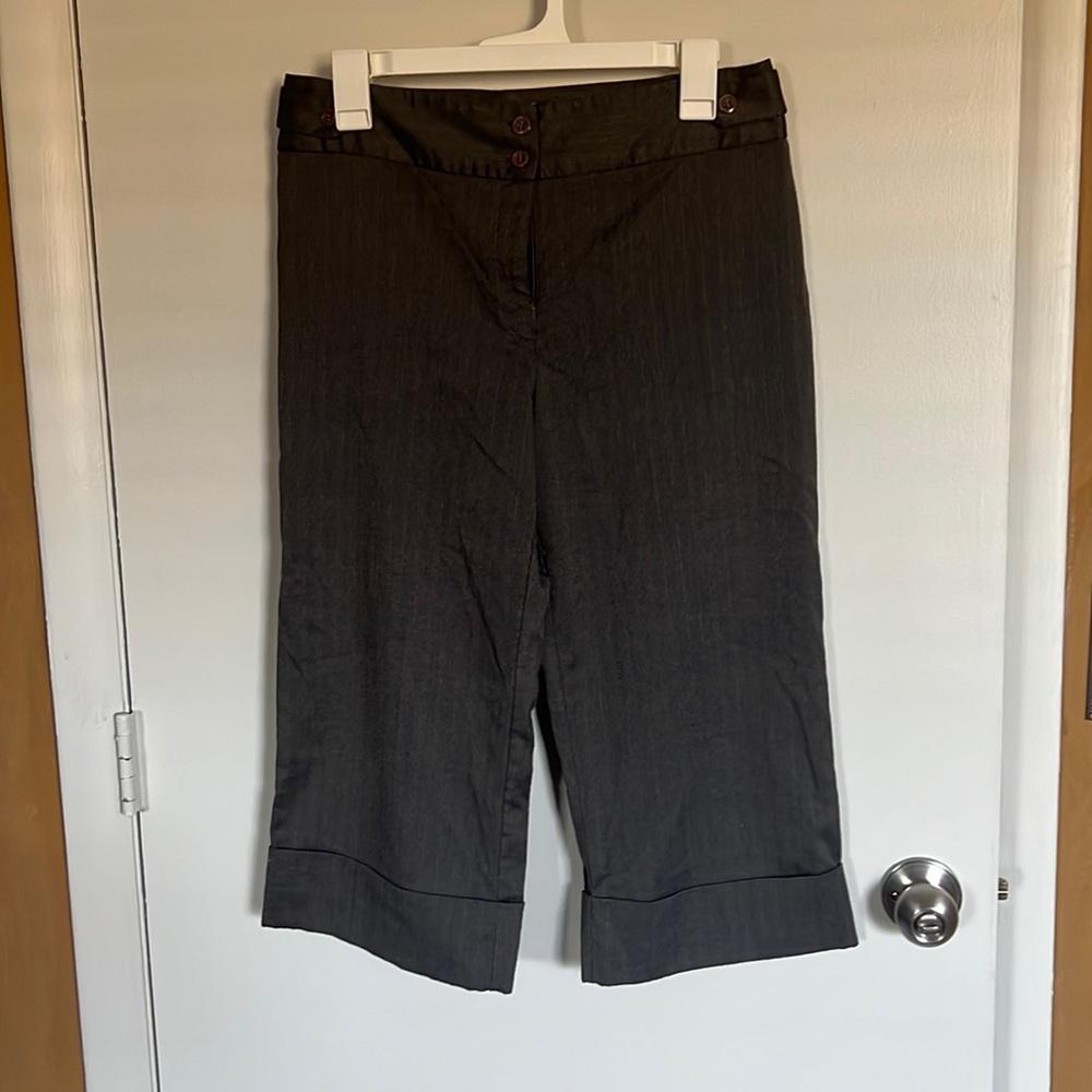 Gray striped capris dress pants gray size 8